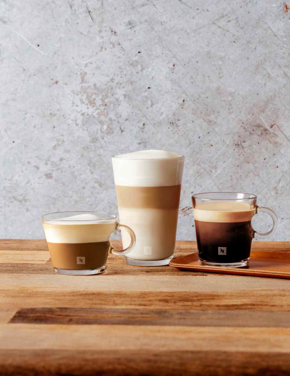 Milchkaffeespezialitäten mit dem Milchaufschäumer Aeroccino 4 von Nespresso