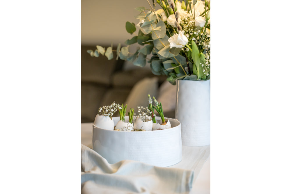 Räder Schale "Groß" mit Räder Vase "Text zu Blumen" aus der Serie Raumpoesie