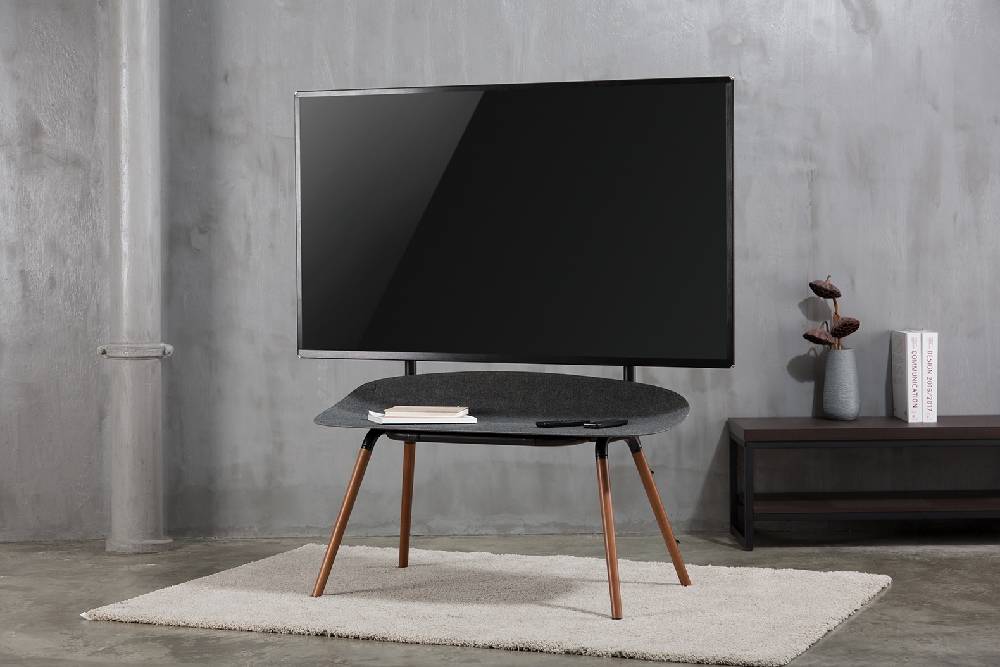 MyWall - TV Ständer mit Ablage "HT 25" Nussbaum / Schwarz vierbeinig mit TV in Wohnzimmer
